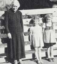 Helga Winkler mit Kindern