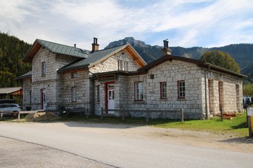 Der ehemalige Bahnhof von Kernhof (© Elisabeth Vavra)
